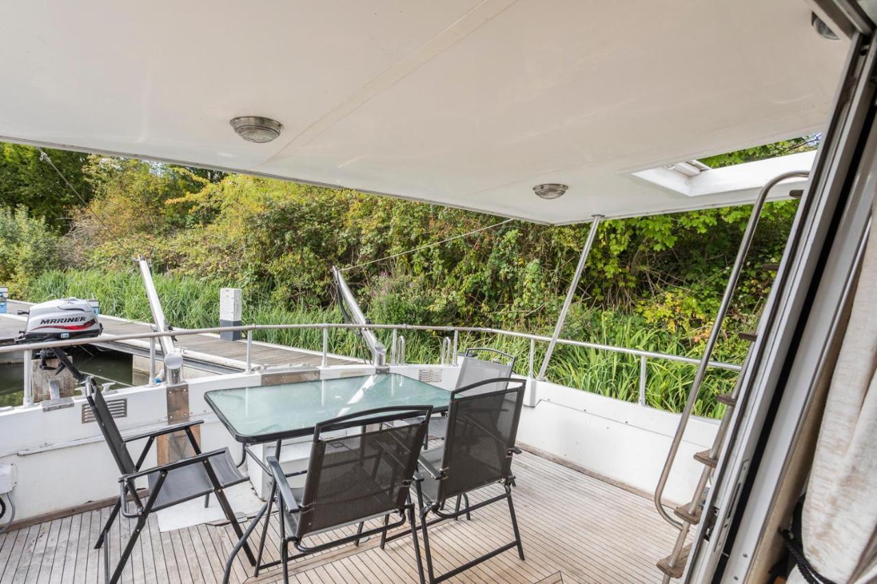 Eucala motor yacht Hotel East Molesey Exterior foto