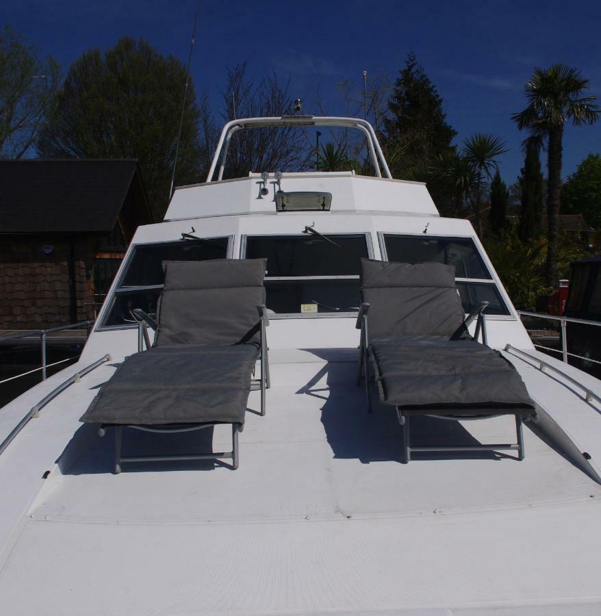 Eucala motor yacht Hotel East Molesey Exterior foto